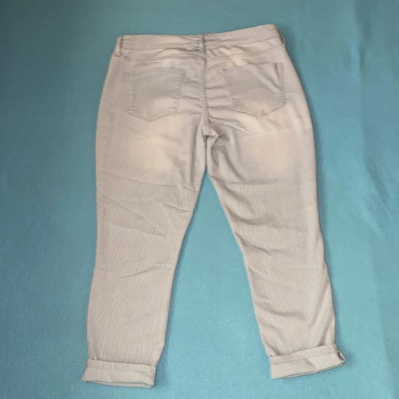 MOSSIMO pinstripe denim mid rise capri jeggings stretchy soft size 10 - Picture 2 of 14